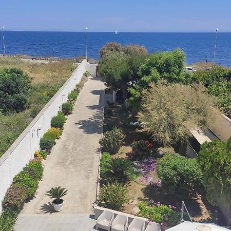 Seagull Apartments - Front And Sea View & Airport باري المظهر الخارجي الصورة