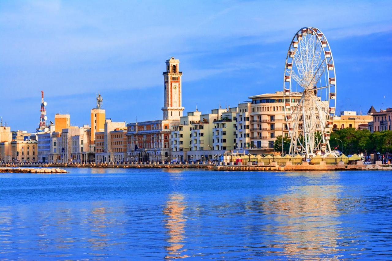 Seagull Apartments - Front And Sea View & Airport باري المظهر الخارجي الصورة