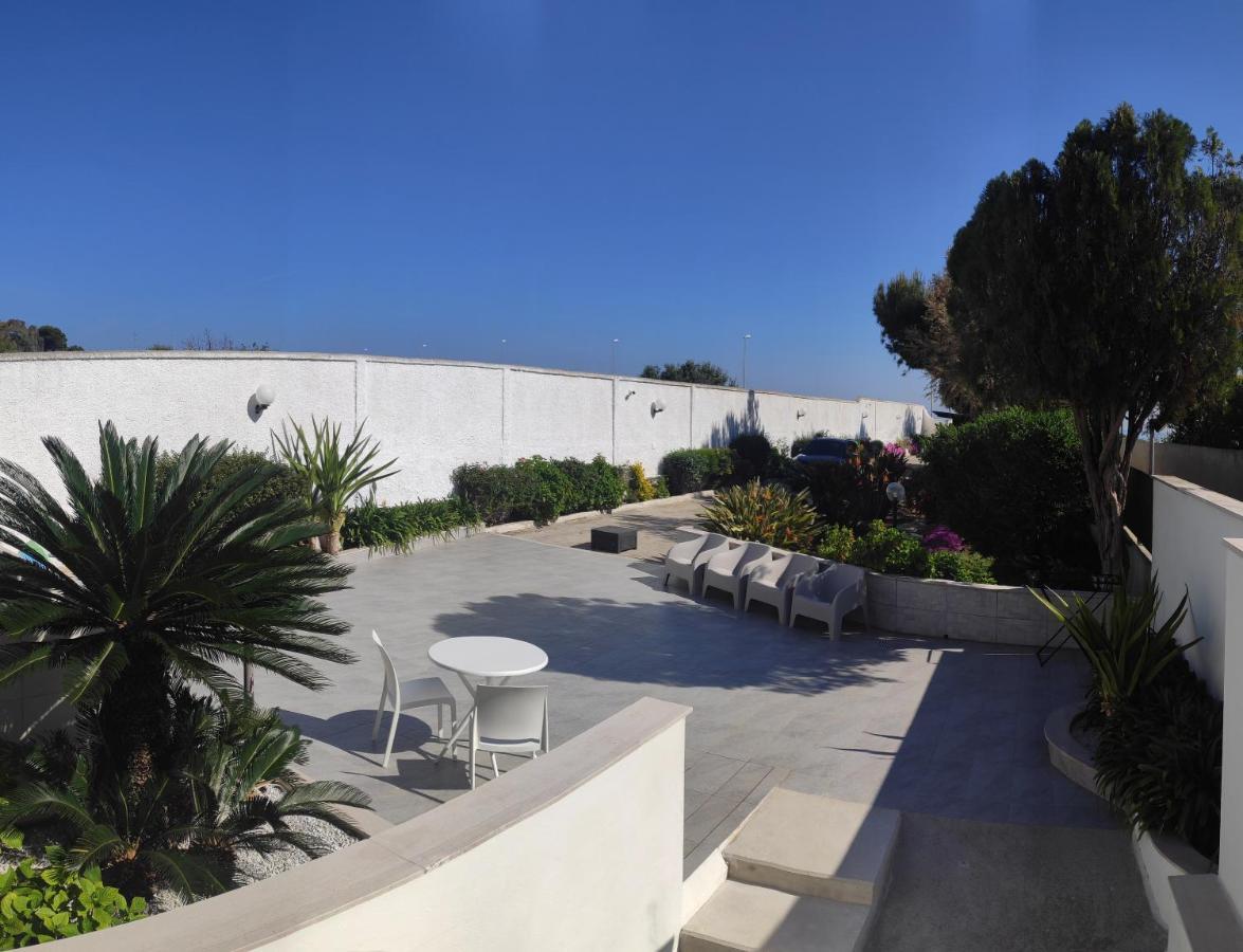 Seagull Apartments - Front And Sea View & Airport باري المظهر الخارجي الصورة