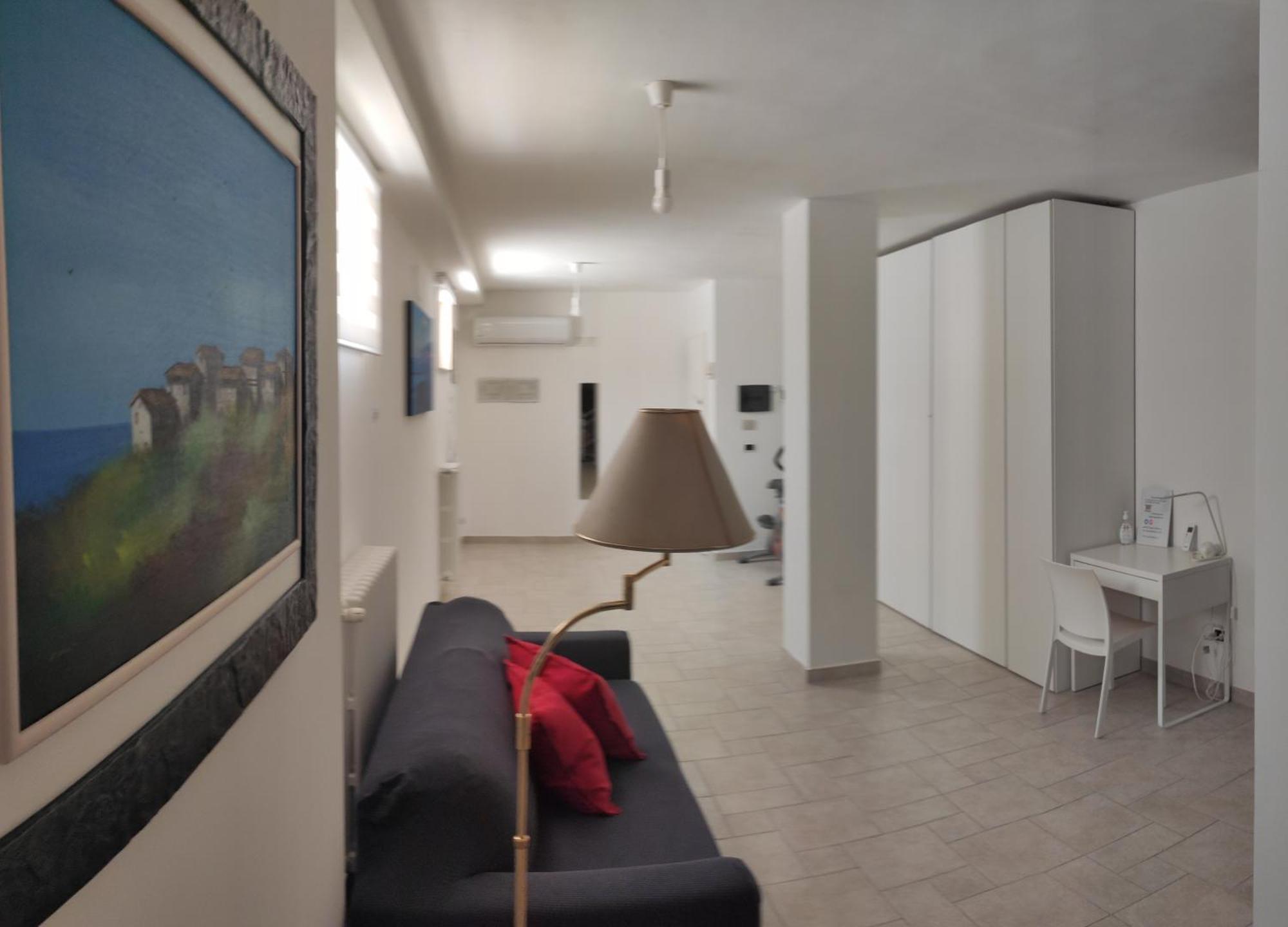 Seagull Apartments - Front And Sea View & Airport باري المظهر الخارجي الصورة