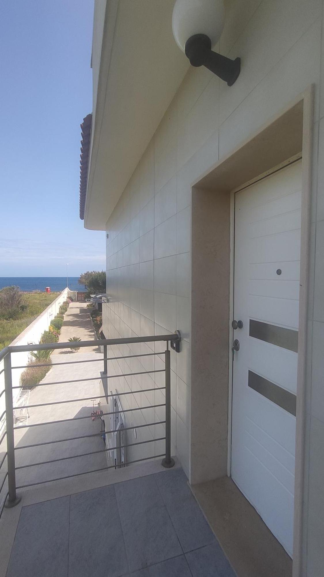 Seagull Apartments - Front And Sea View & Airport باري المظهر الخارجي الصورة