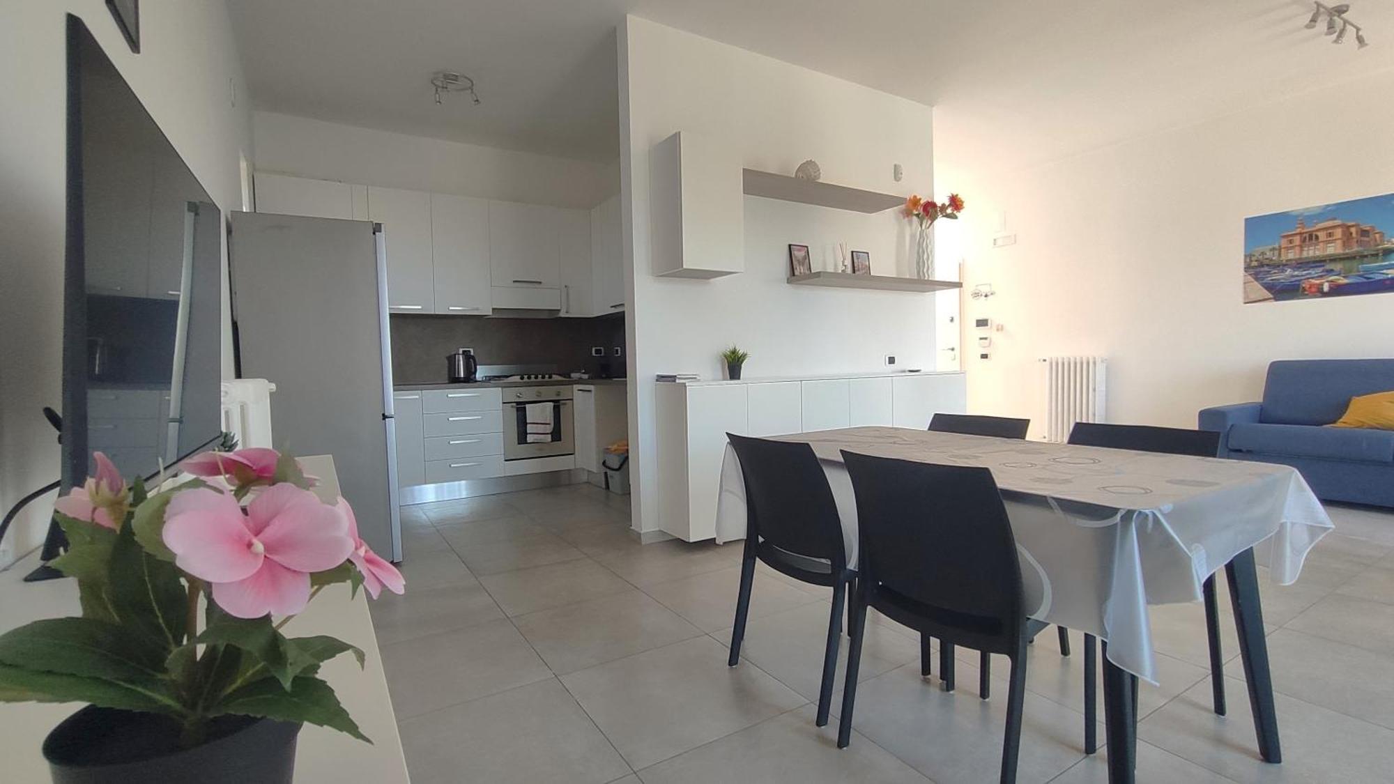 Seagull Apartments - Front And Sea View & Airport باري المظهر الخارجي الصورة